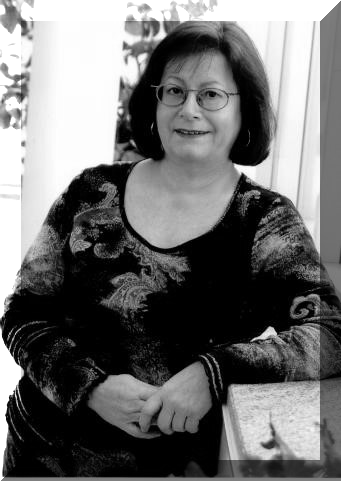 Mona Thiel - Email: info@akte-mona-thiel.de