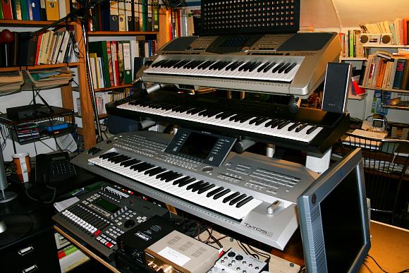 http://www.philos60.de/Philos60_-_Homestudio_Oct.2006_580x387_02.JPG http://www.philos60.de/Philos60_-_Homestudio_Oct.2006_580x387_02.JPG